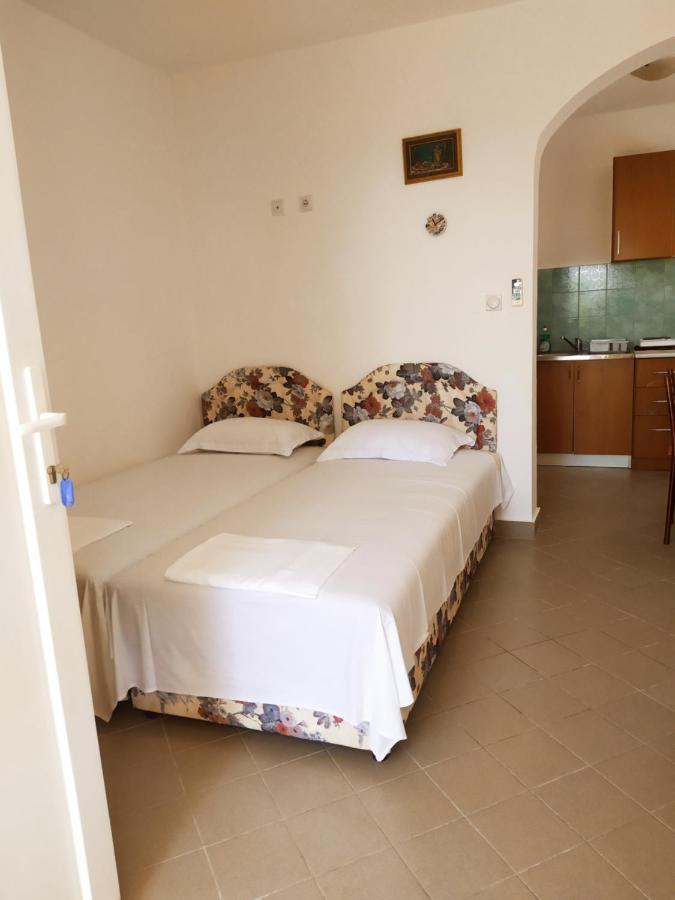 Djonovic Apartments Bar Bagian luar foto