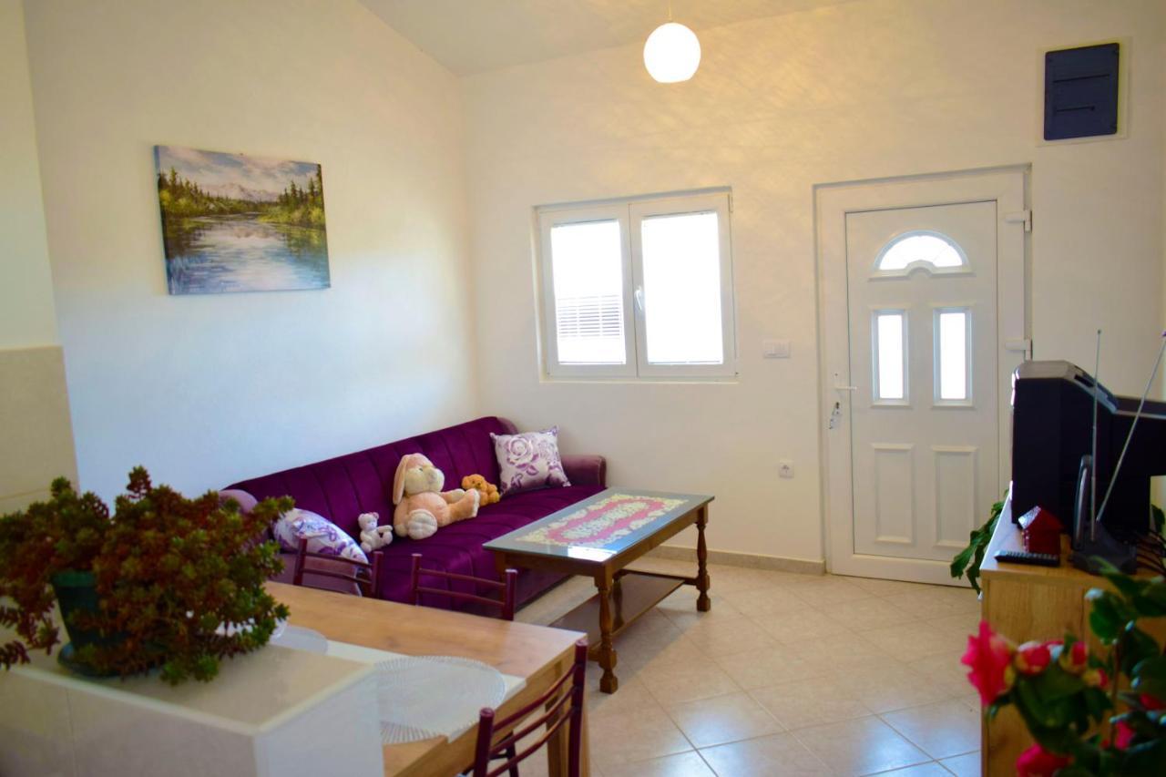 Djonovic Apartments Bar Bagian luar foto
