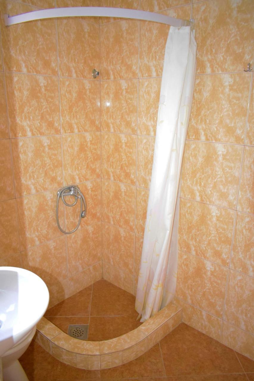 Djonovic Apartments Bar Bagian luar foto